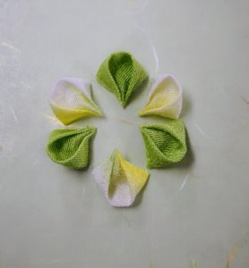 並べた丸つまみの花びら