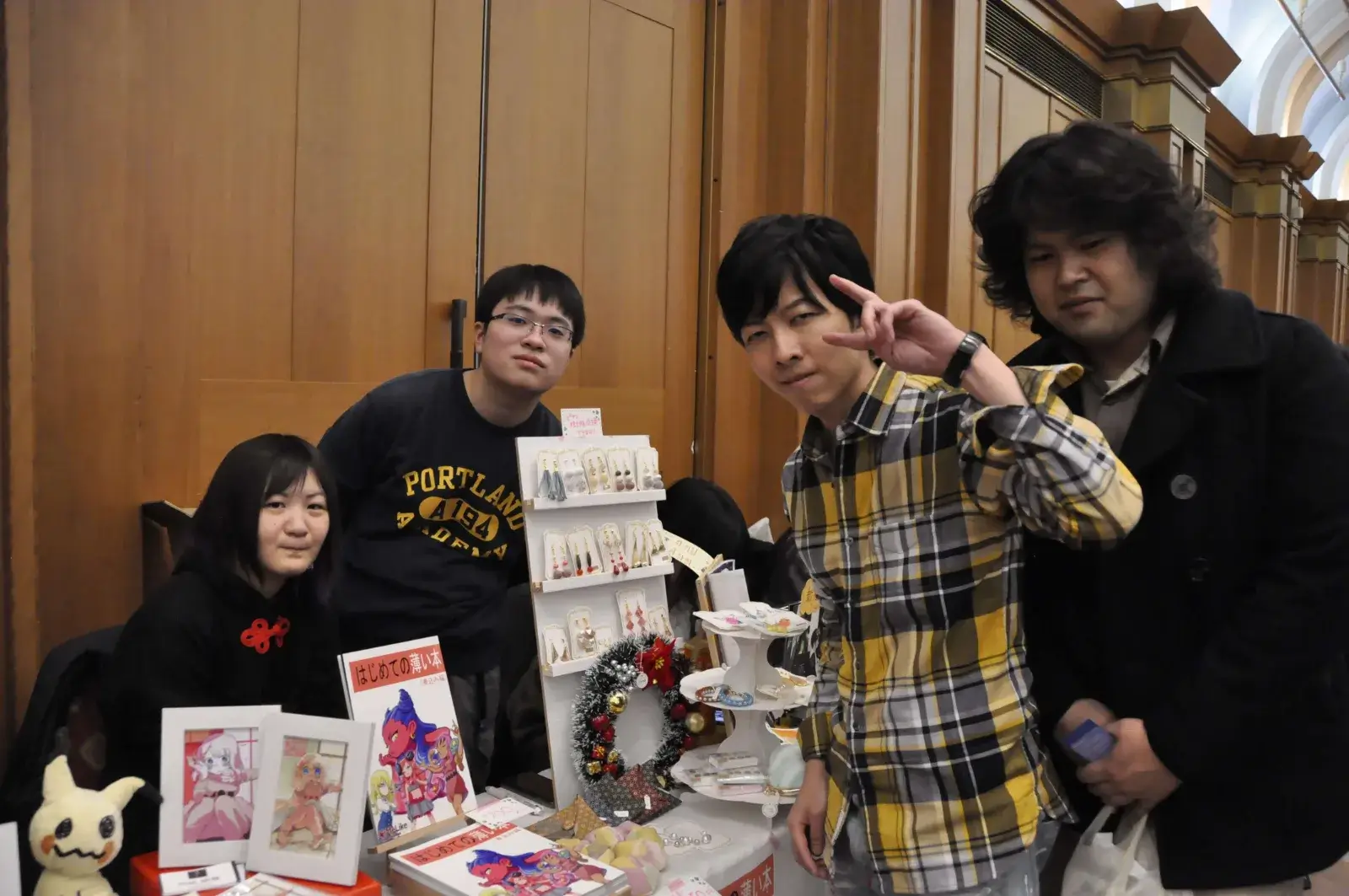 出店ブースでの集合写真